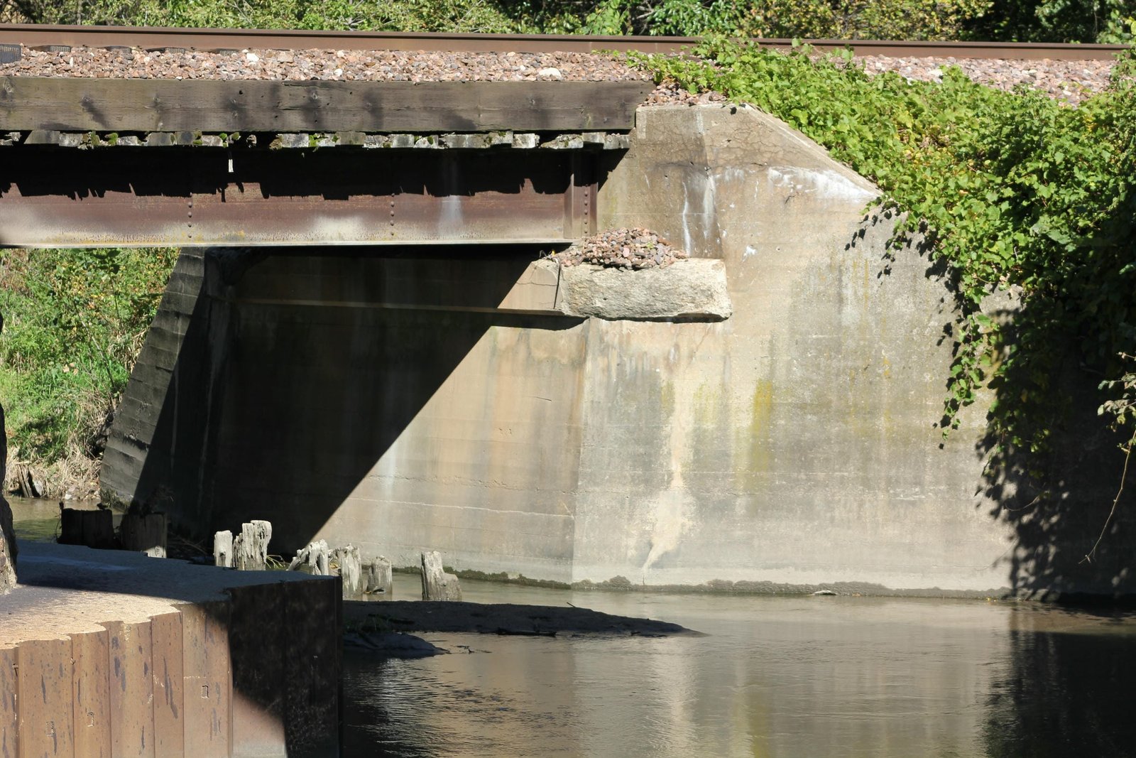 North abutment